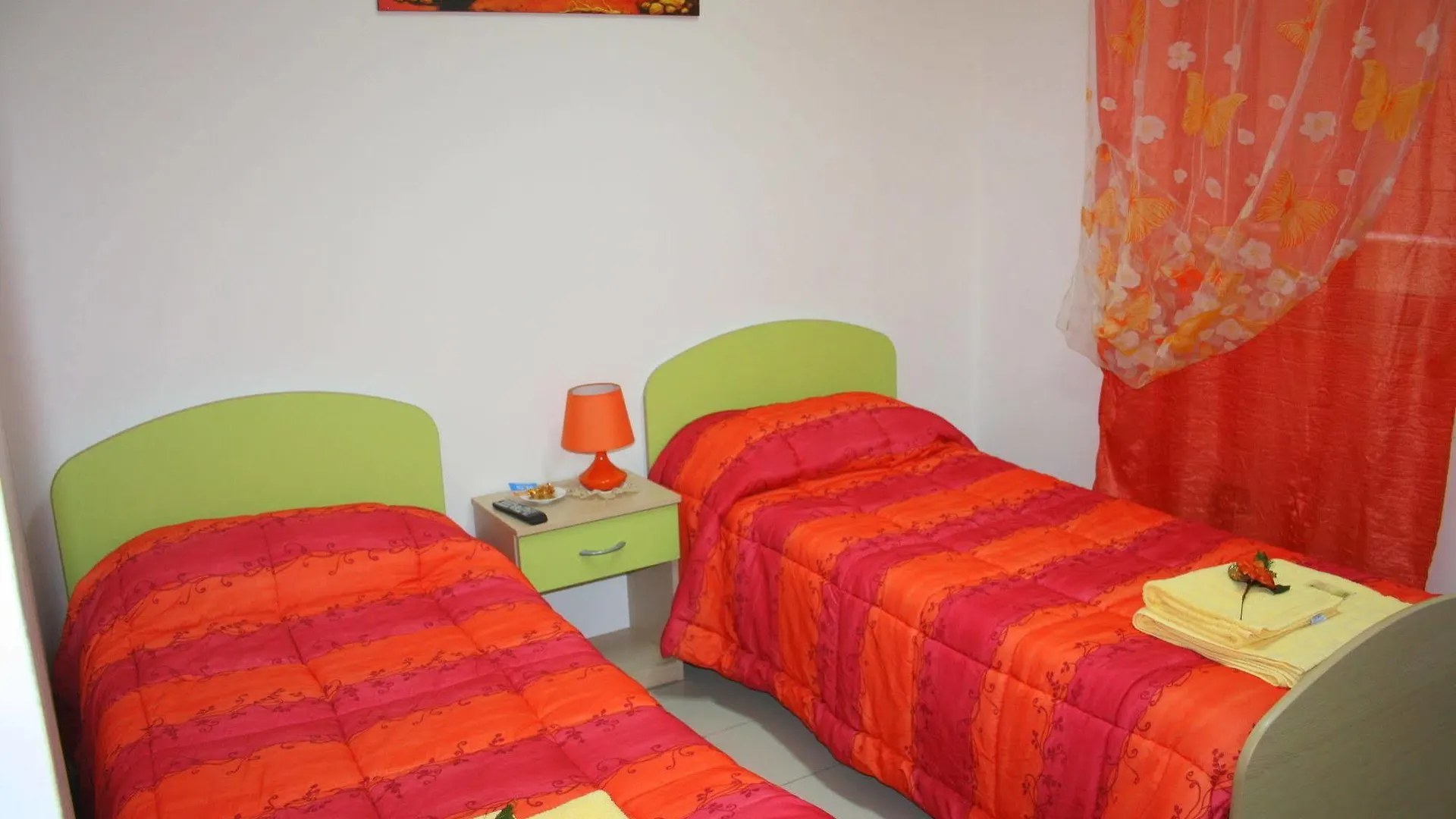 ** Bed & Breakfast B&B Agora A 2 Minuti Dalla Valle Dei Templi E 5 Minuti Dal Mare Italy